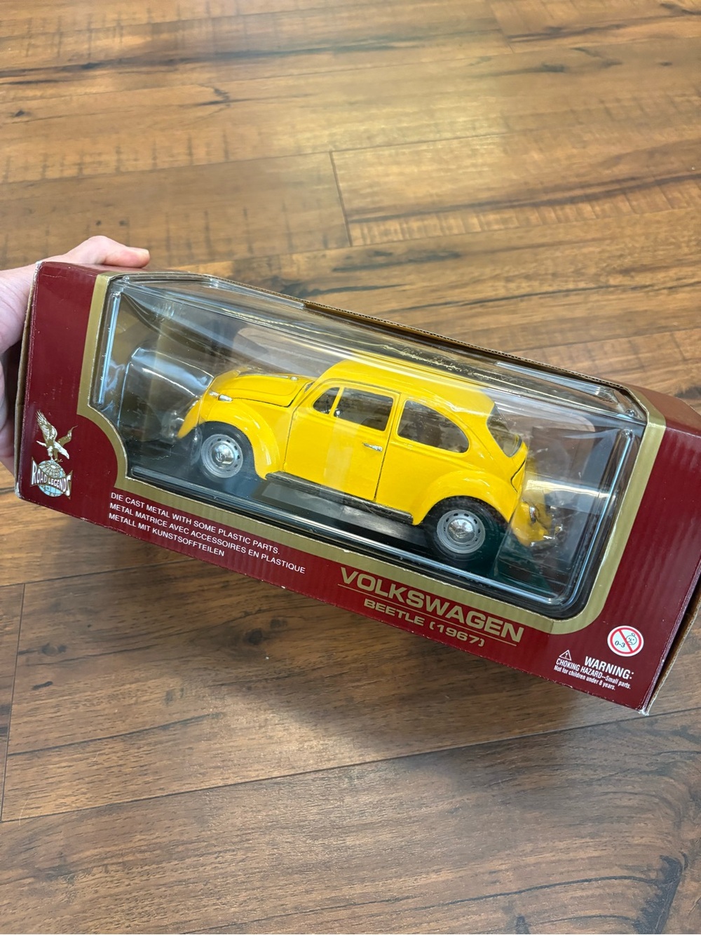 Road Legends 1967 Volkswagen Beetle Yellow 1:18 Diecast Model Car Yat Ming NIB